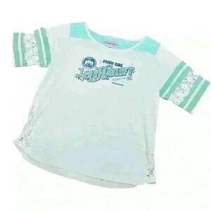 FARM GIRL likes to play in HAYLOFT👚